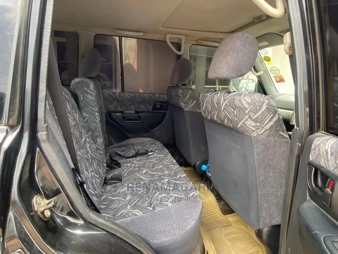 Mitsubishi Pajero 2000 Black