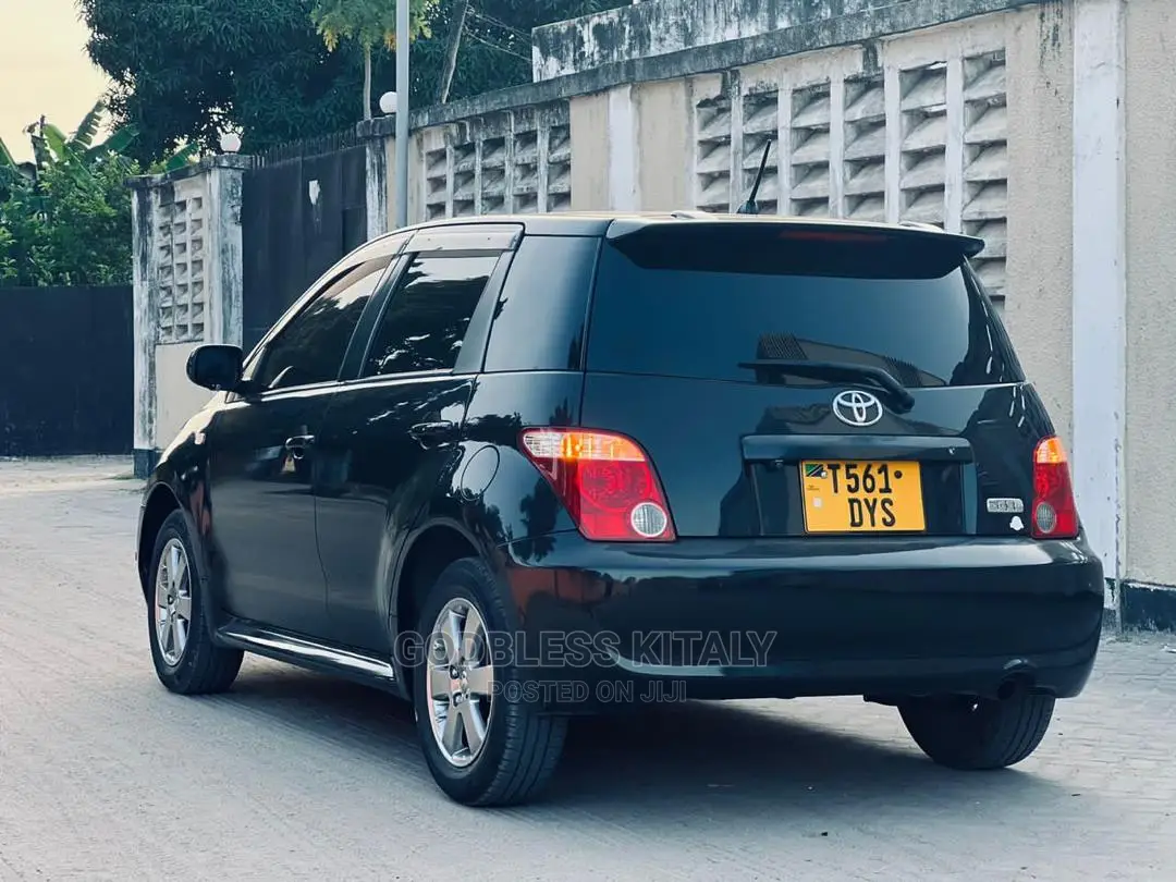 Toyota IST 2005 Black