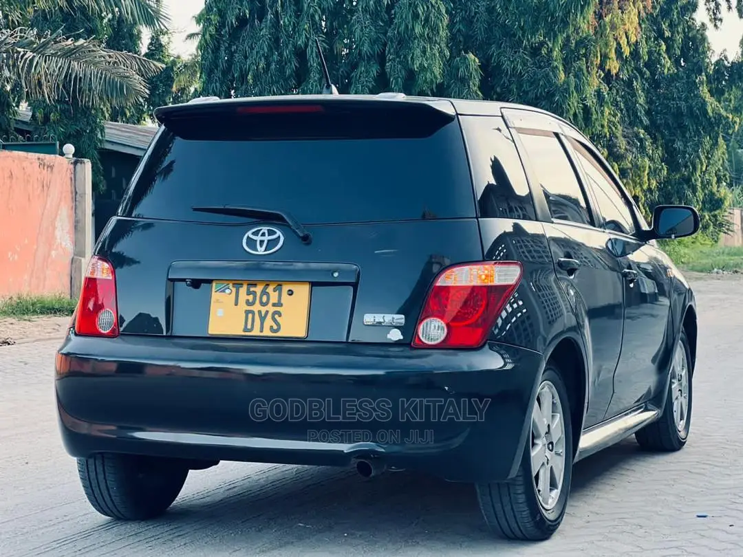 Toyota IST 2005 Black