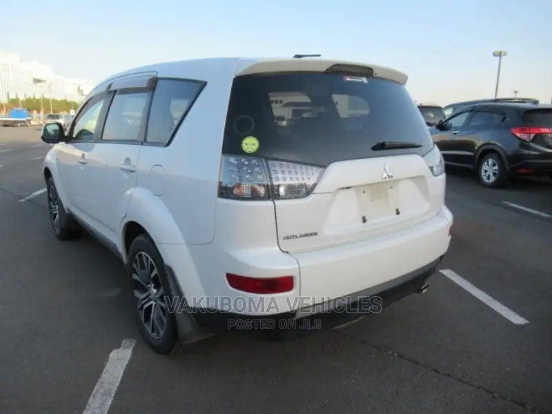 Mitsubishi Outlander 2006 White