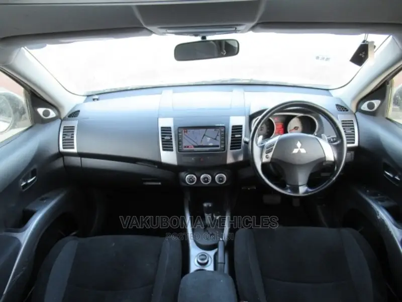Mitsubishi Outlander 2006 White