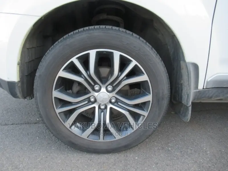 Mitsubishi Outlander 2006 White