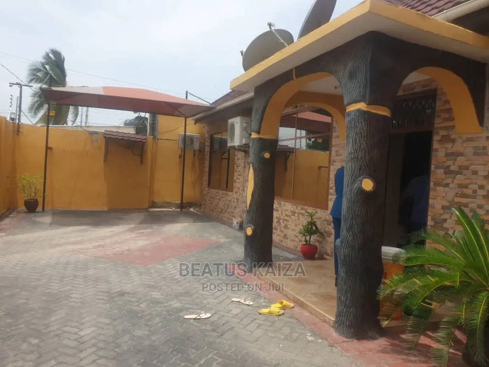 3bdrm Bungalow in Kinondoni Kwa Pinda for Rent