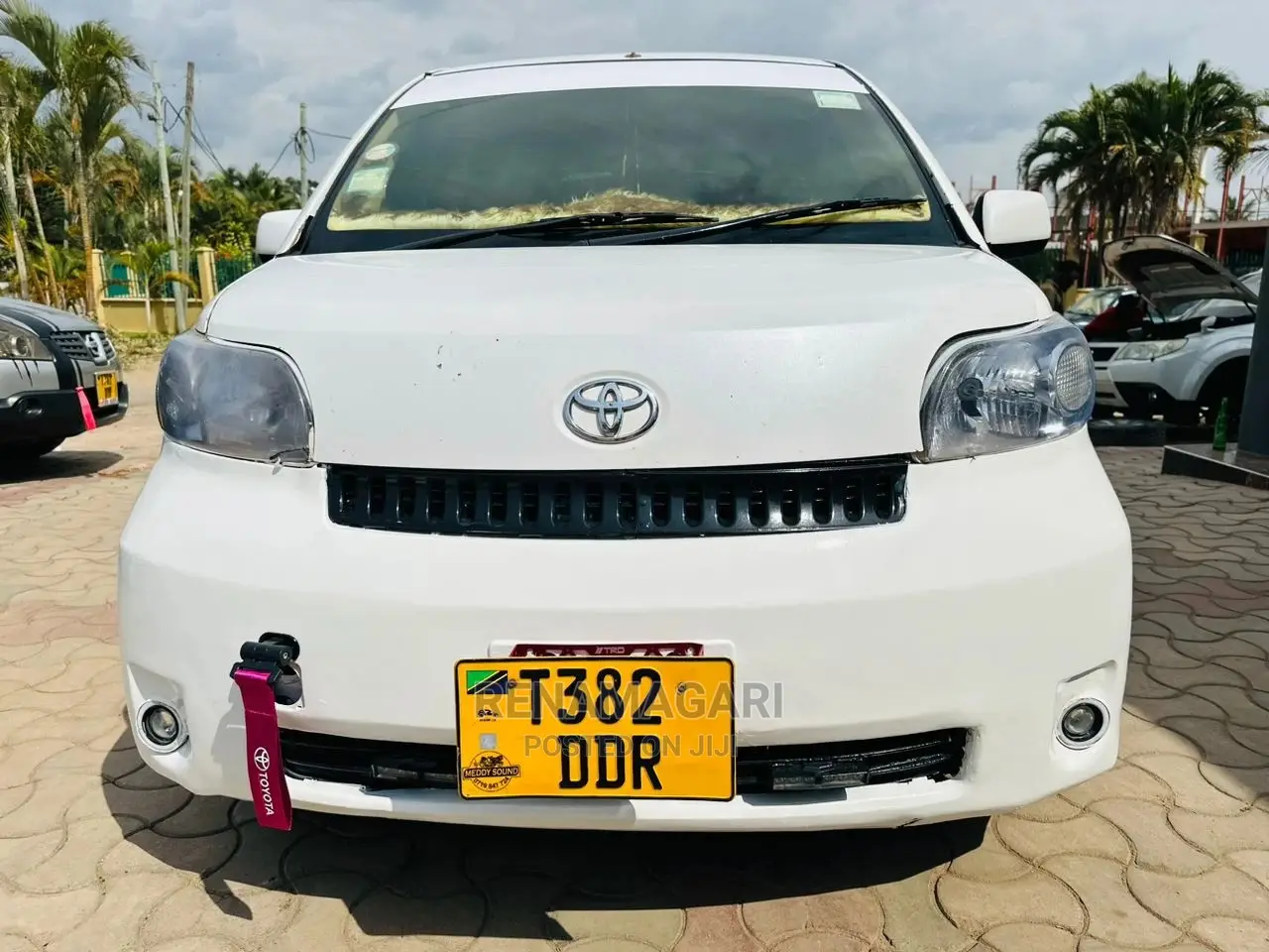 Toyota Porte 2004 White