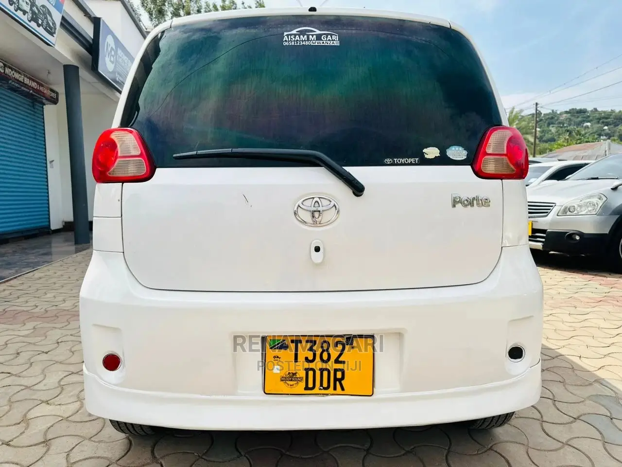 Toyota Porte 2004 White