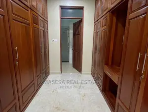5bdrm House in Msasani for Sale
