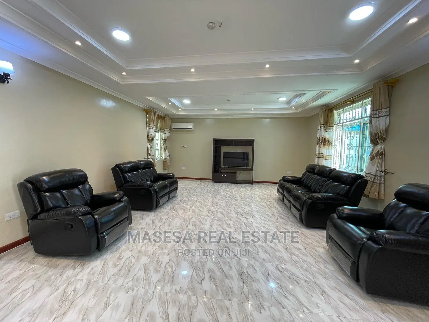 5bdrm House in Msasani for Sale