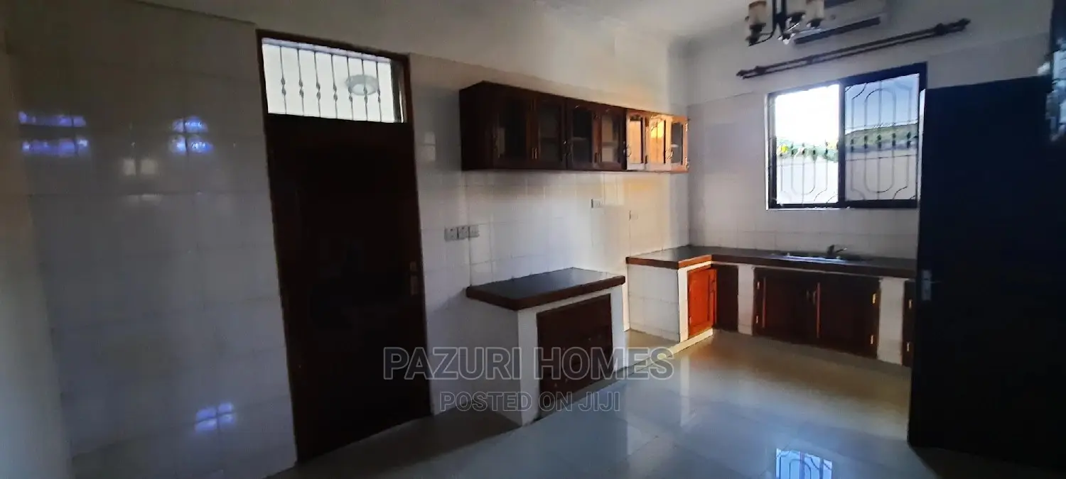 3bdrm House in Masaki for Rent