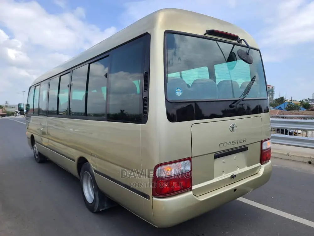 Toyota Coaster 2002 Gold