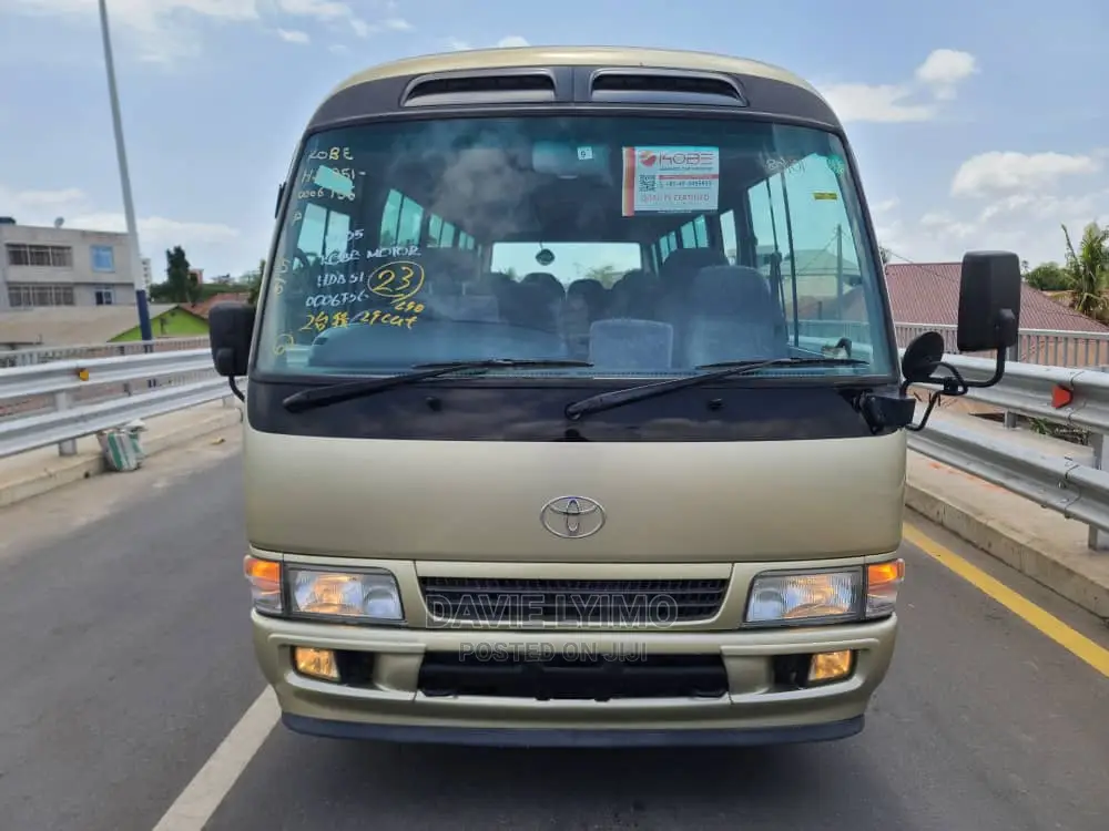 Toyota Coaster 2002 Gold