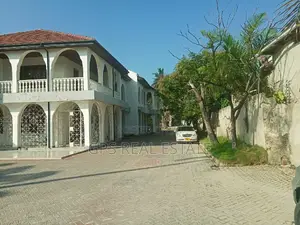8bdrm Block of Flats in Mikocheni Mwalimu for Sale