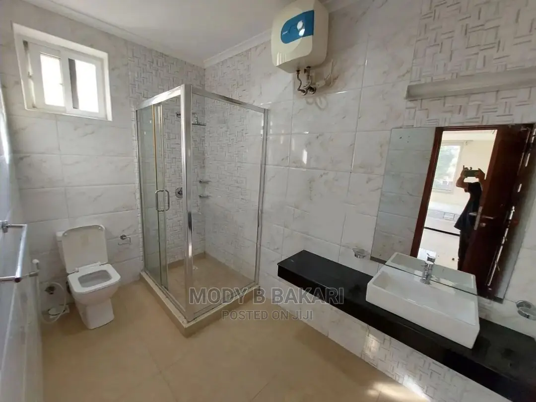 4bdrm Villa in Kinondoni for Rent