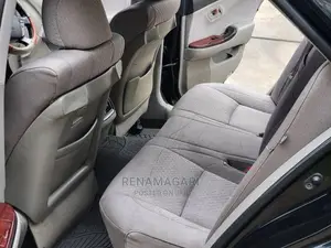 Toyota Crown 2016 Black