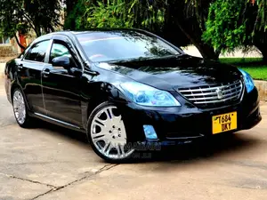Toyota Crown 2016 Black