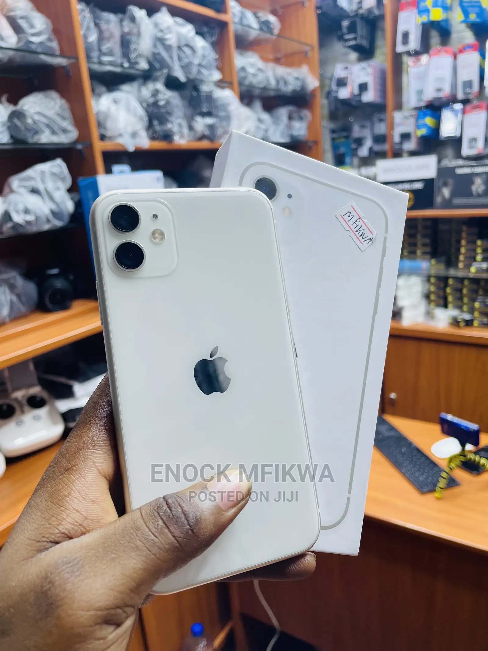 Apple iPhone 11 64 GB White