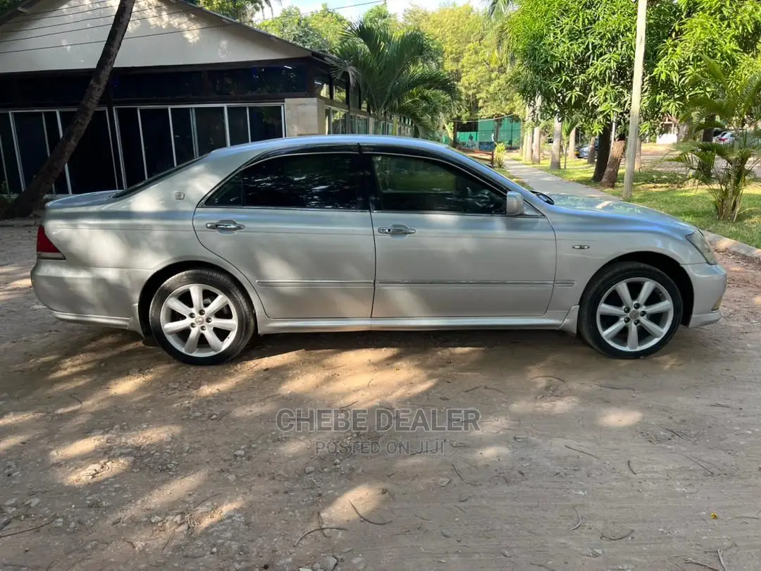 Toyota Crown 2004 Silver