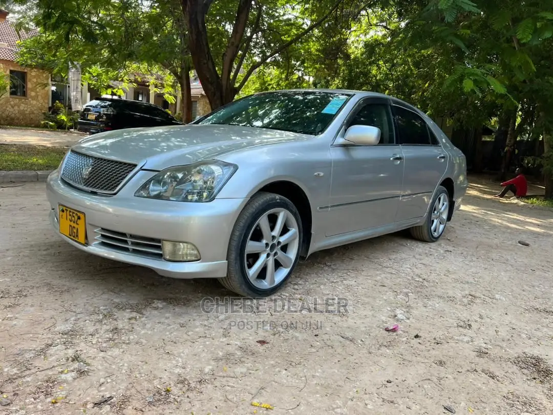 Toyota Crown 2004 Silver