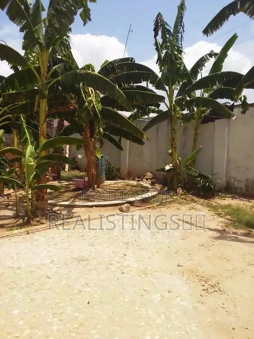 8bdrm House in Kijitonyama for Sale