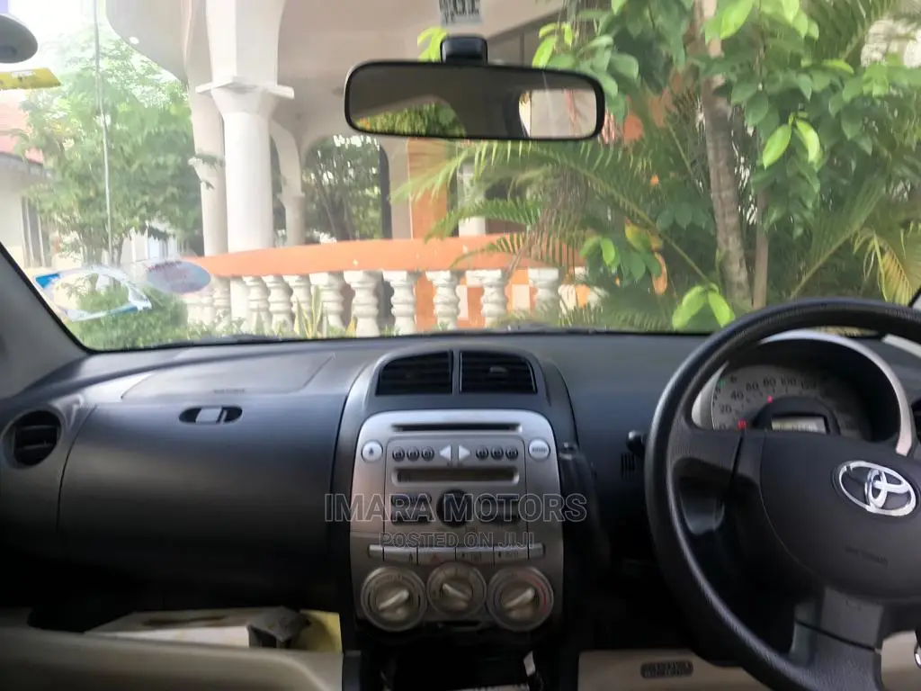 Toyota Passo 2006 Silver