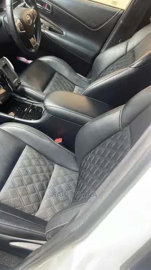 Toyota Harrier 2.5 Hybrid 4WD 2017 White