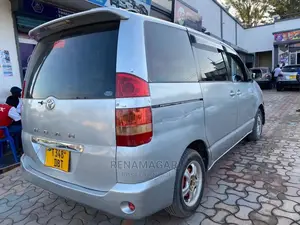 Toyota Noah 2005 Silver