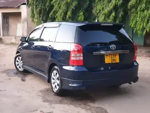 Toyota Wish 2004 Blue
