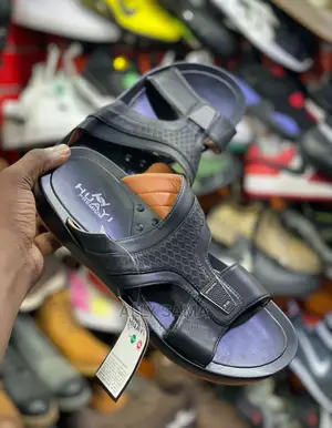 Huayi Black