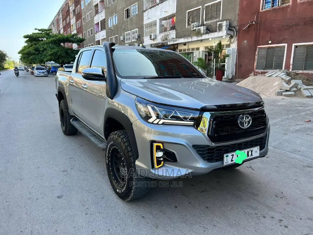 Toyota Hilux 2017 Gray