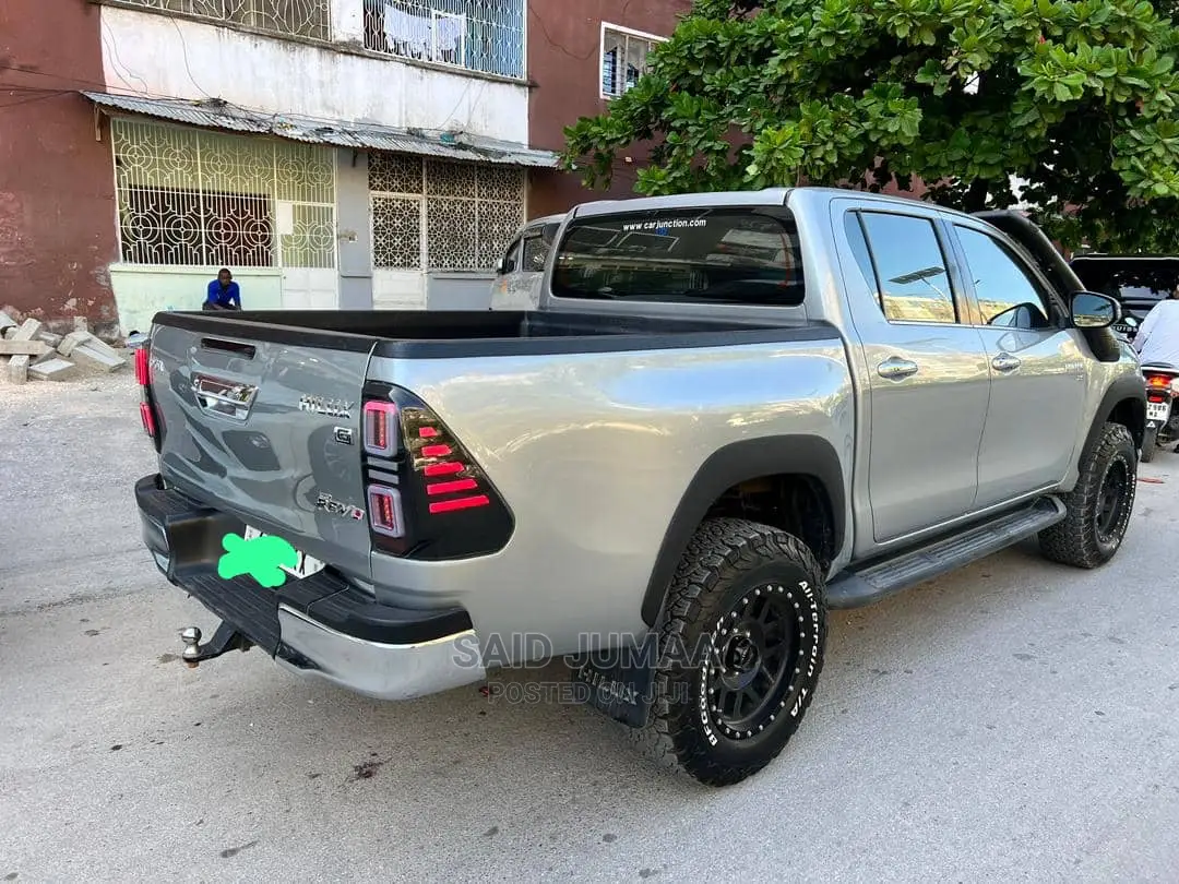 Toyota Hilux 2017 Gray