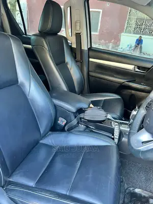 Toyota Hilux 2017 Gray