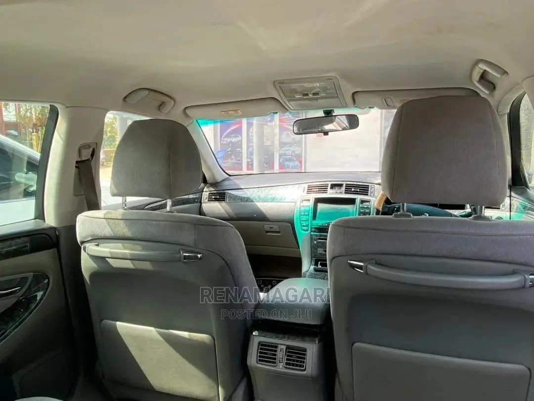Toyota Crown 2007 Silver