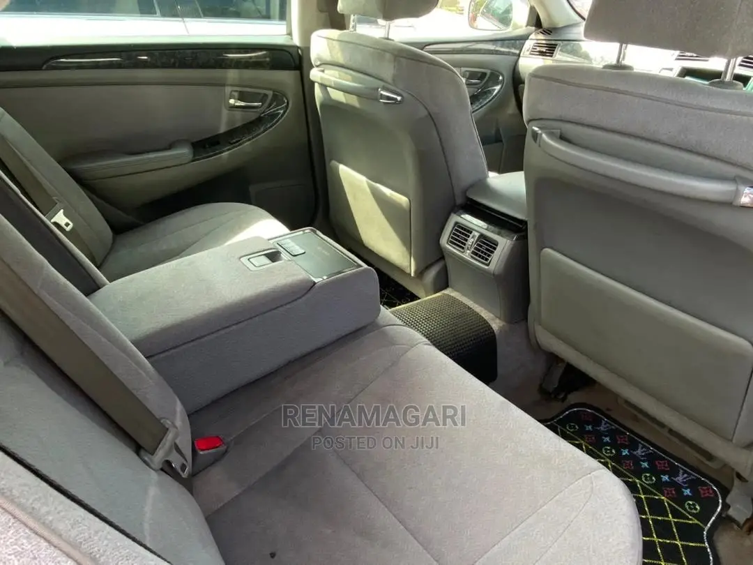 Toyota Crown 2007 Silver