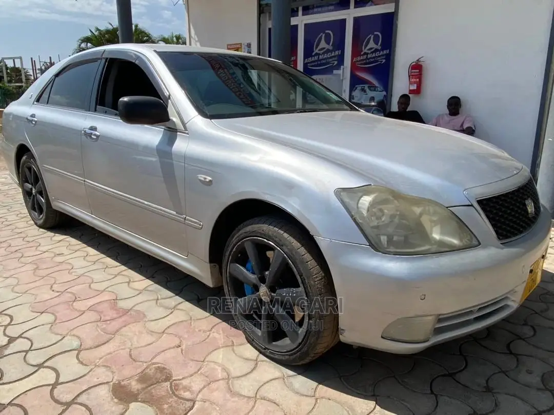 Toyota Crown 2005 Silver