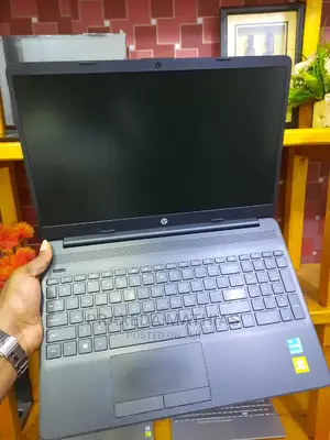 Laptop HP 15-Da2933nia 12GB Intel Core I5 HDD 500GB