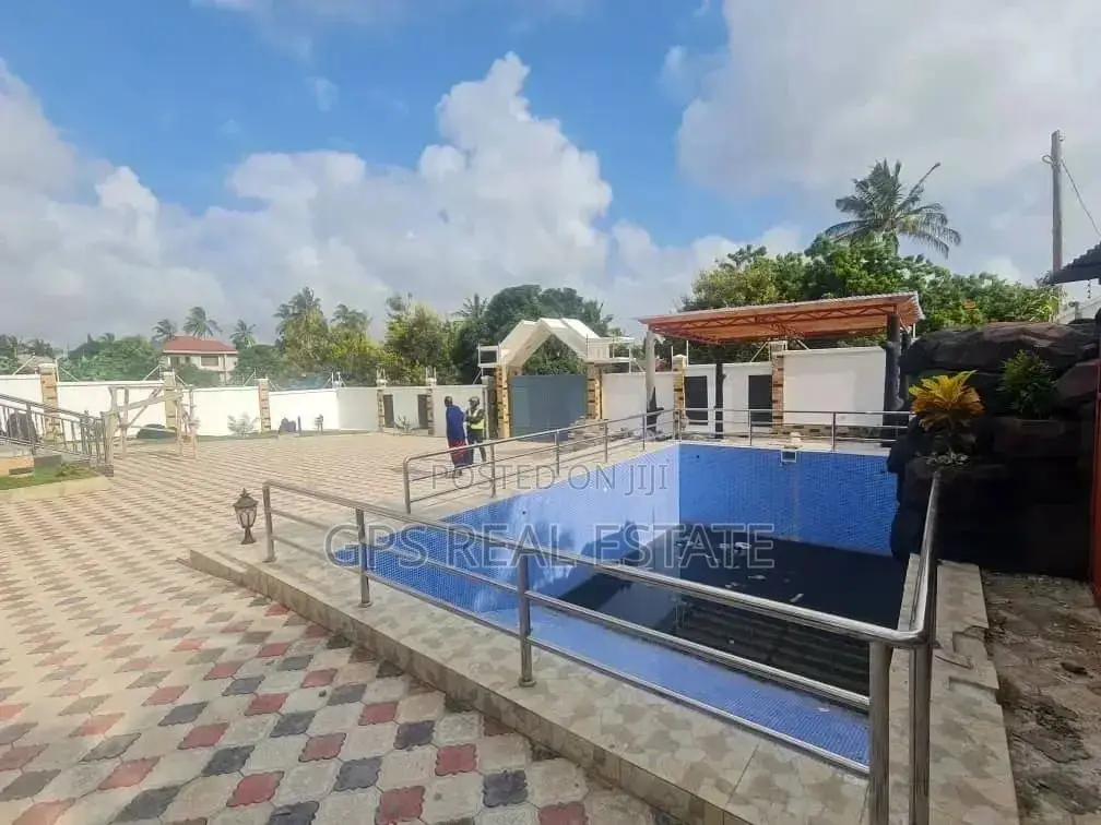 5bdrm Mansion in Goba Kwa Awadhi, Kinondoni for Sale