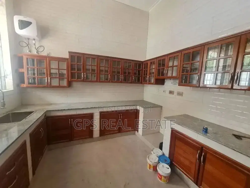 5bdrm Mansion in Goba Kwa Awadhi, Kinondoni for Sale