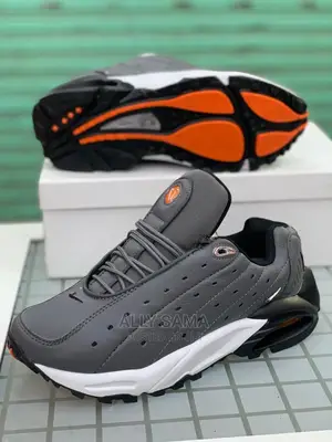 Sneakers Nike Gray