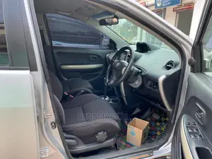 Toyota IST 2004 Silver