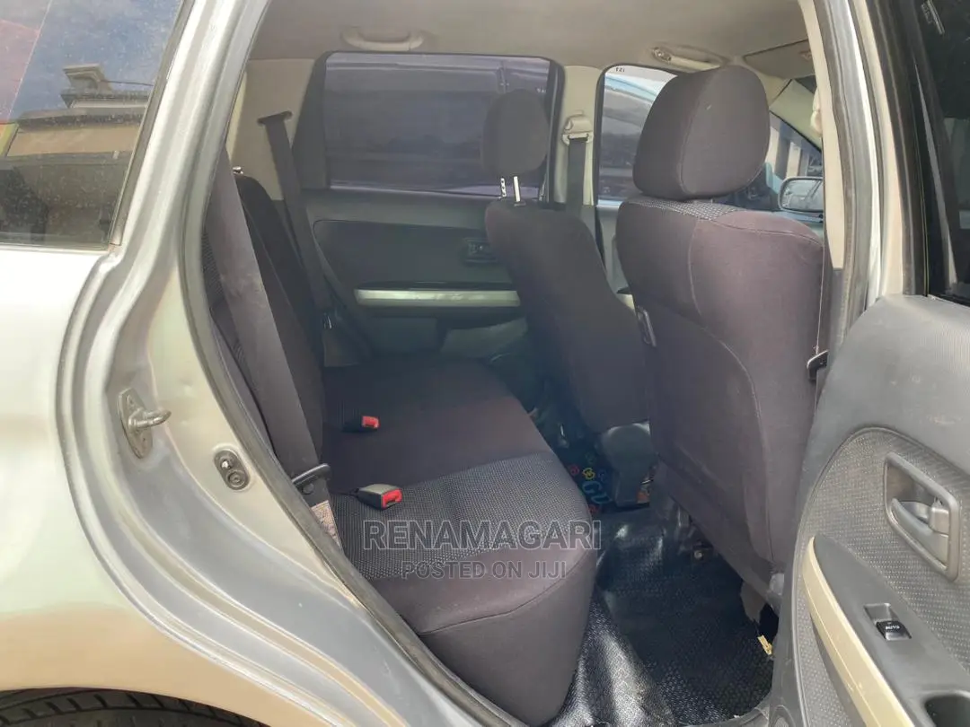 Toyota IST 2004 Silver
