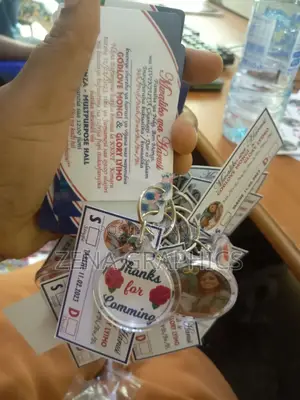 Round Holder Wedding Cards