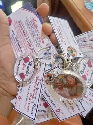Round Holder Wedding Cards
