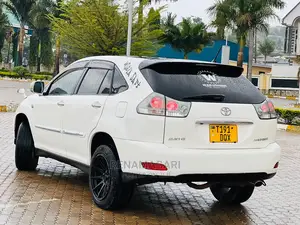 Toyota Harrier 2006 White