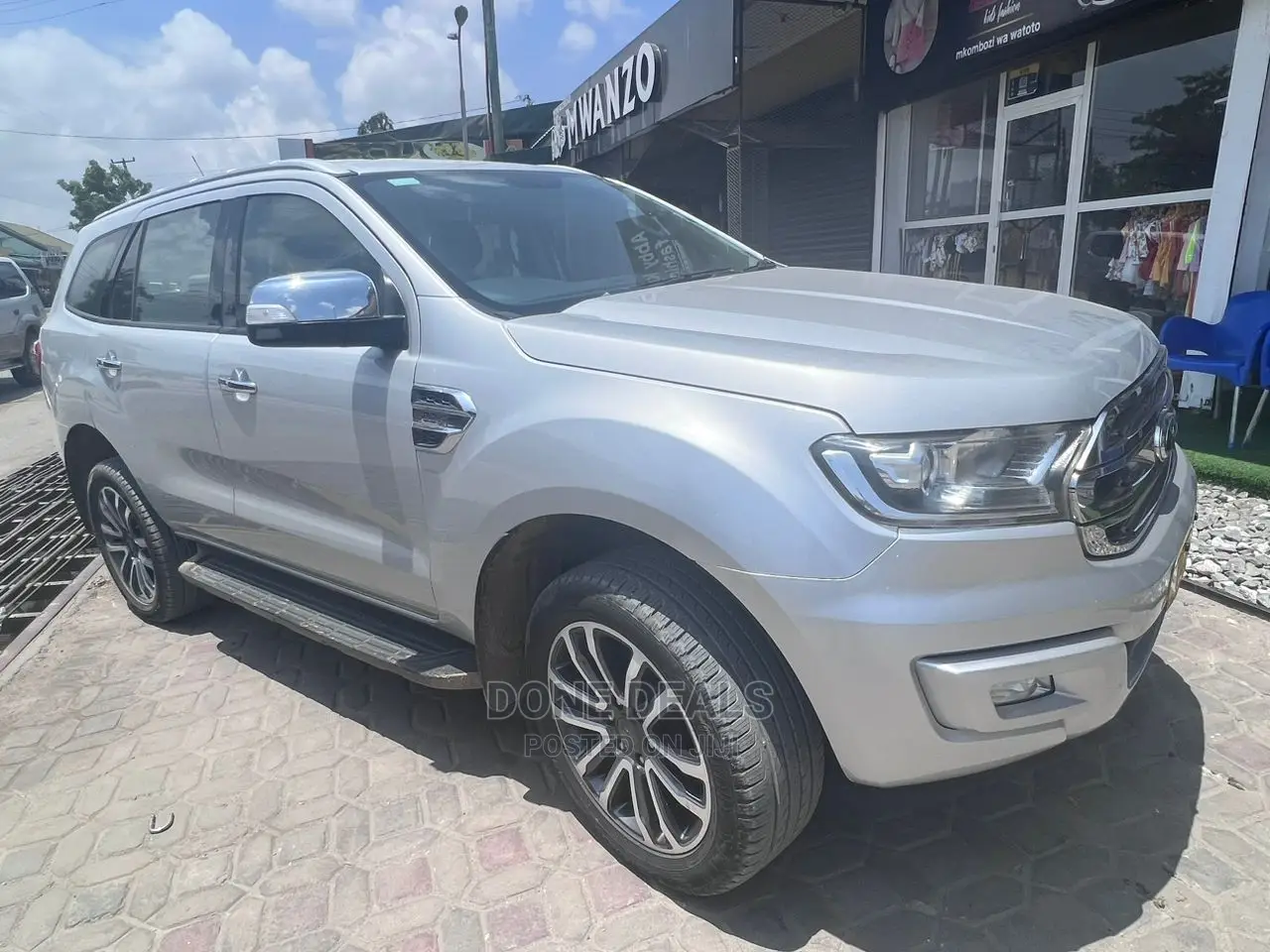 Ford Everest 2018 Silver