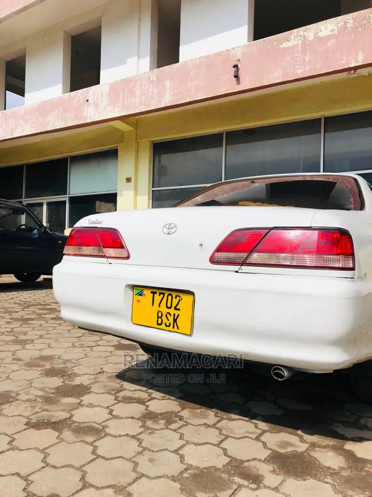 Toyota Cresta 2001 White