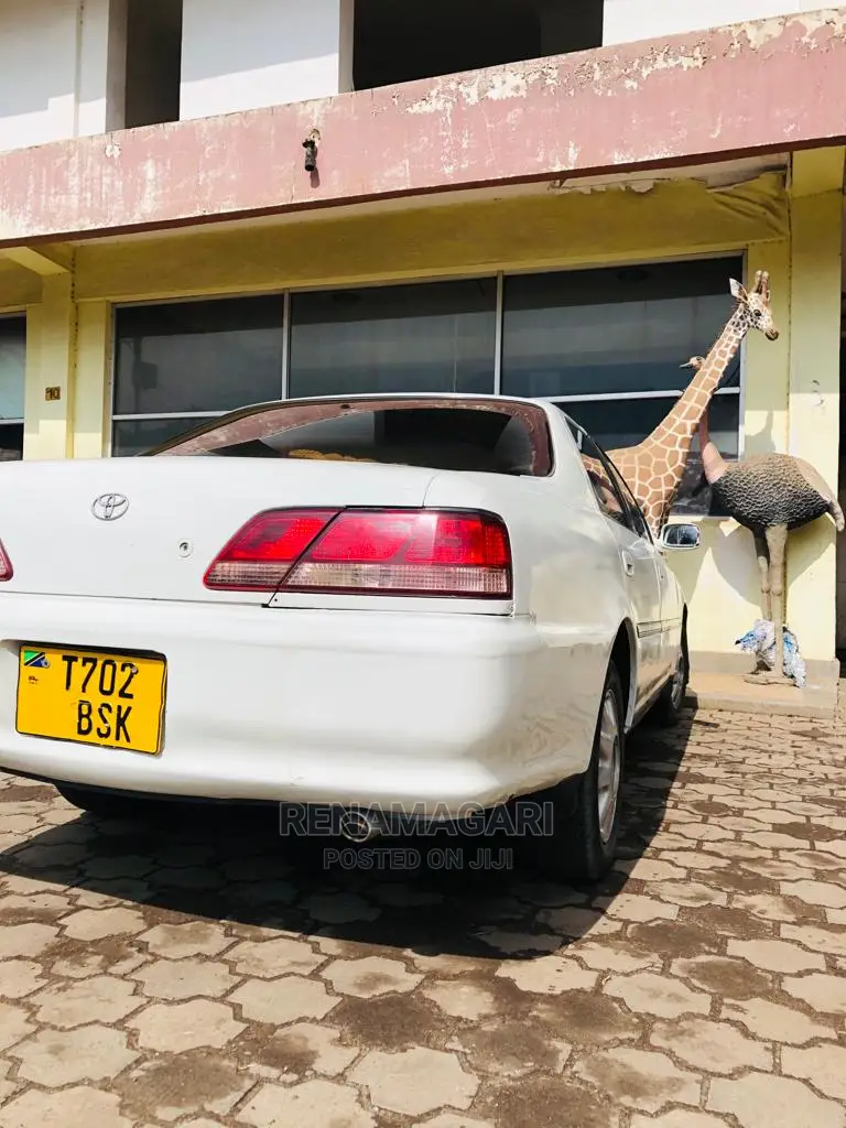 Toyota Cresta 2001 White