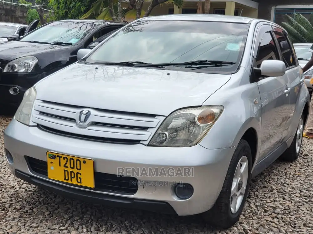 Toyota IST 2005 Silver