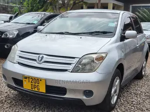Toyota IST 2005 Silver