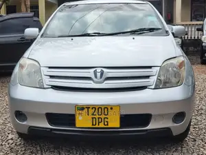Toyota IST 2005 Silver