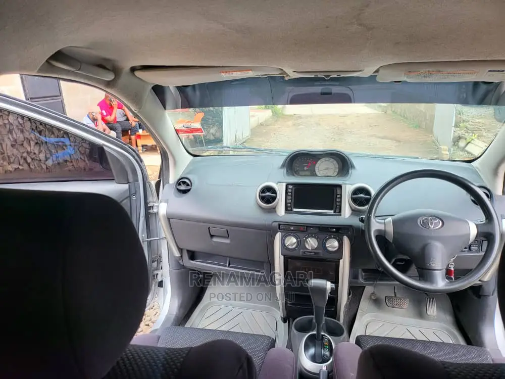 Toyota IST 2005 Silver