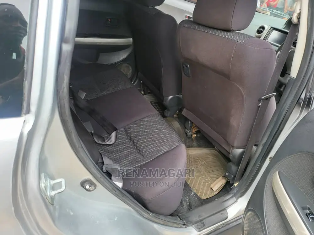 Toyota IST 2005 Silver